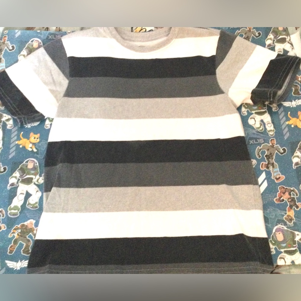 Boys wonder nation short sleeve shirt.
